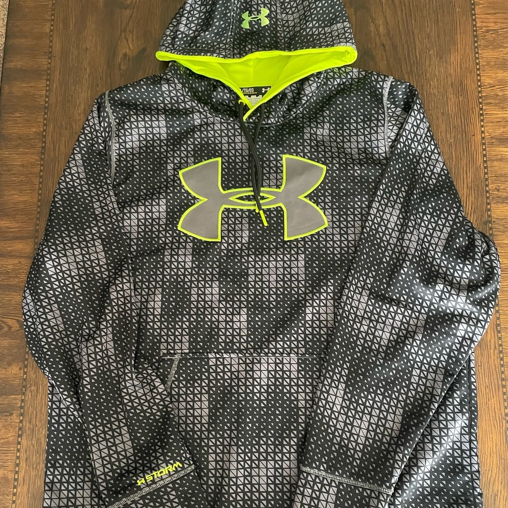 Under Armour Hoodie. Size XL. Excellent Condition